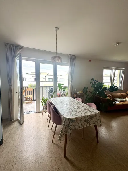 Helle und moderne 4-Zimmer-Wohnung in Mariendorf im Quartier HUGOS — photo 1